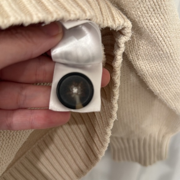 Everlane cream collar 2 pocket cardigan sweater flawed size medium - Picture 6 of 7
